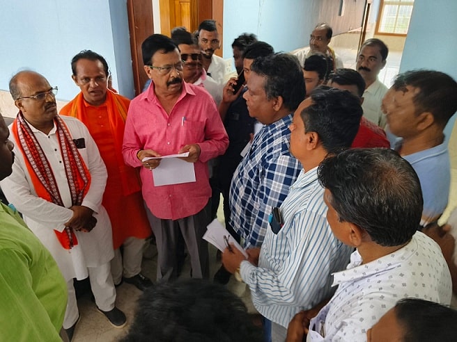 ଜିଲ୍ଲାସ୍ତରୀୟ ରାଜସ୍ୱ ଅମଲା କ୍ୟାଡର ପୁନର୍ଗଠନ ଦାବି